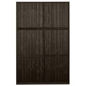 Tmavohnedá šatníková skriňa z borovicového dreva s posuvnými dverami 139x215 cm Katoi – BePureHome
